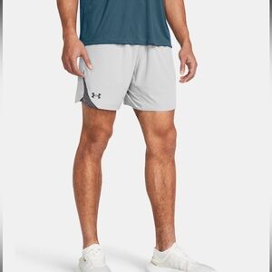 Under Armour Light Gray UA Elevated Woven 2.0 Men's 8.25" Shorts size small